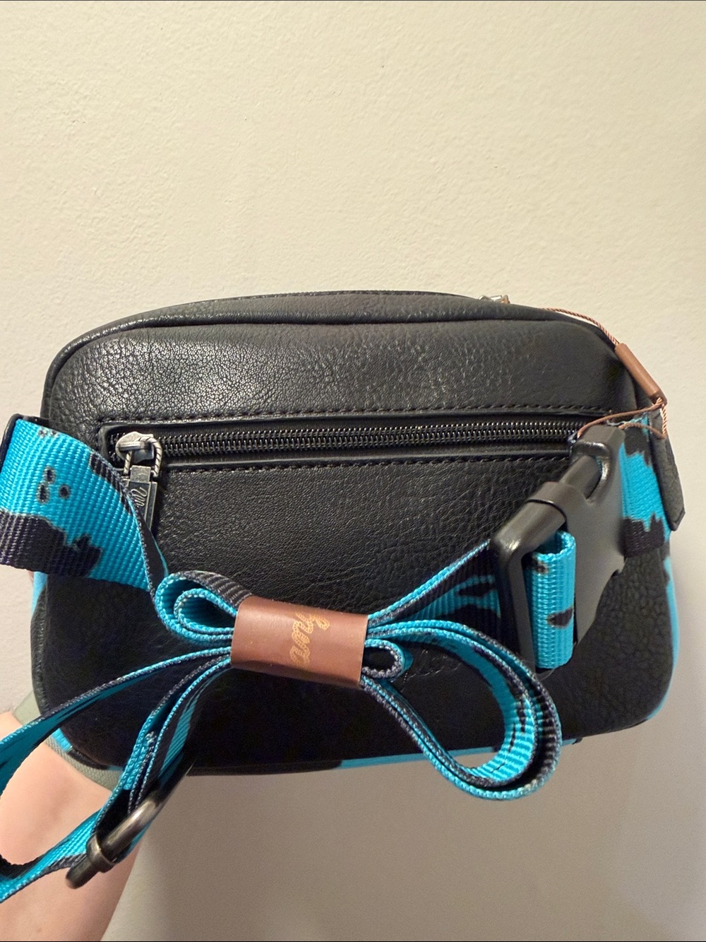 Wrangler Turquoise and Black Cowhide-Print Crossbody Belt Bag - Picture 2 of 3